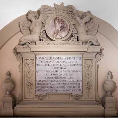 Anonimo, monumento dedicato a Laura Bassi